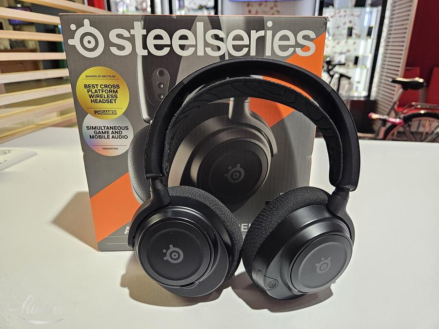 Kõrvaklappid SteelSeries Arctis Nova 7