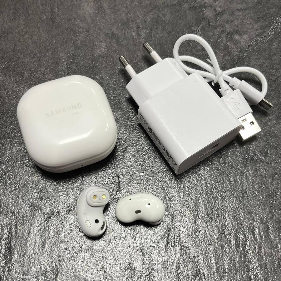 Kõrvaklapid Samsung Galaxy Buds Live