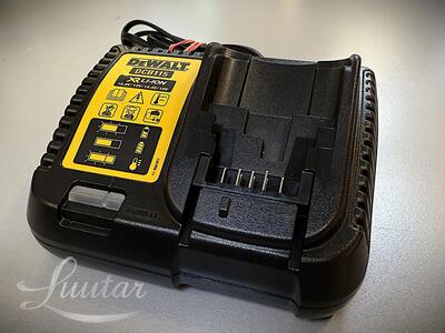 Akukruvikeeraja-trell koos 2 akuga Dewalt DCD777M2T-QW, 18 V, 4 Ah