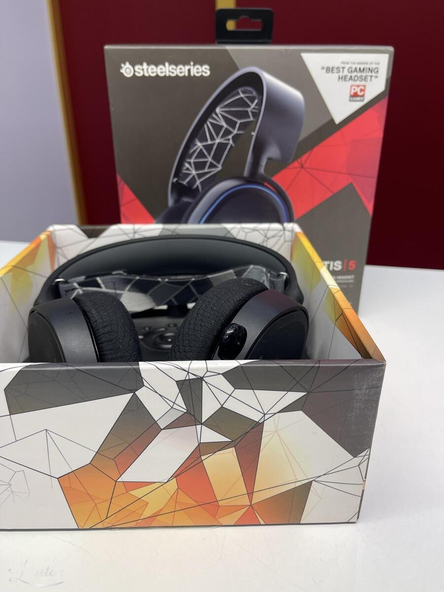 Kõrvaklapid STEELSERIES Arctis 5