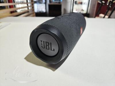 Juhtmevaba kõlar JBL Charge Essential